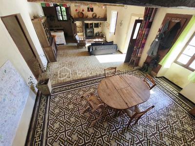 Propriété - 112 m² - 6 pièces