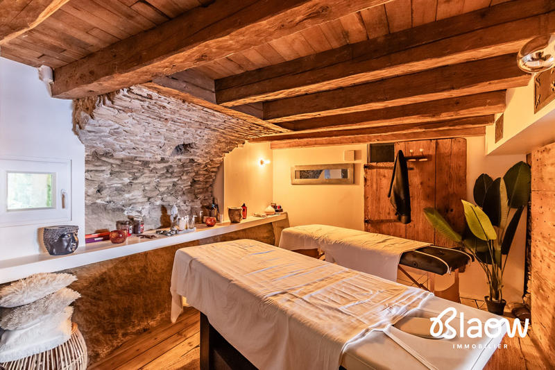 Maison contemporaine - 215 m² - 11 pièces