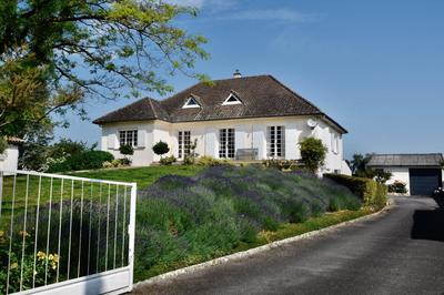 Propriété - 280 m² - 15 pièces