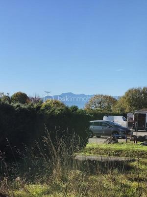 Terrain constructible - 2 800 m²