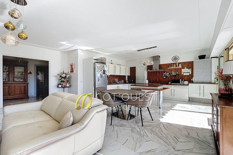 Appartement - 103 m² - 4 pièces