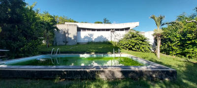 Maison - 230 m² - 6 pièces