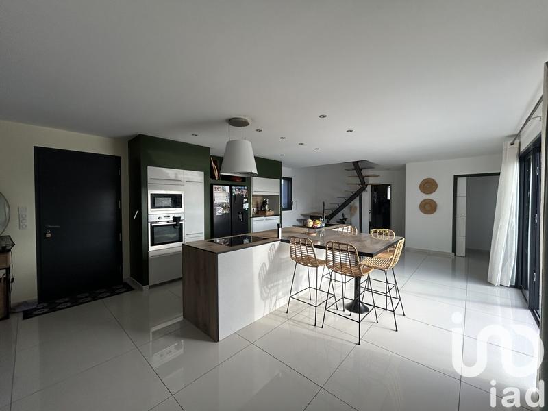 Maison - 185 m² - 7 pièces