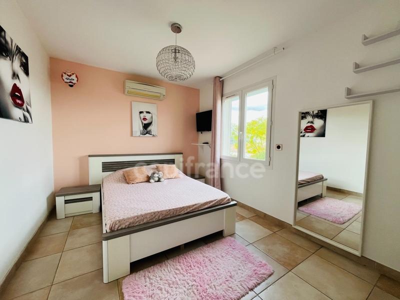 Maison - 228 m² - 8 pièces