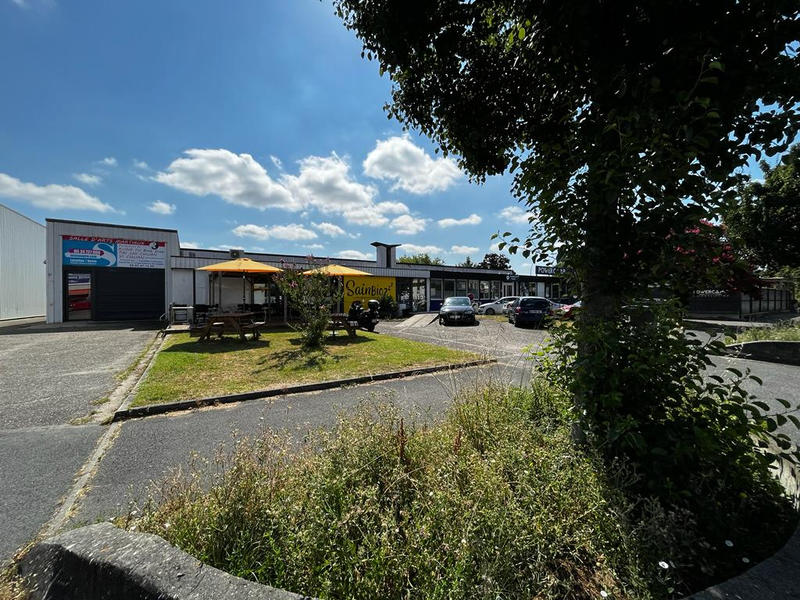 Local d'activité / Entrepôt - 230 m²
