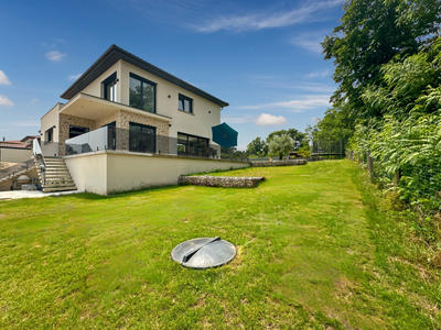 Maison - 180 m² - 6 pièces