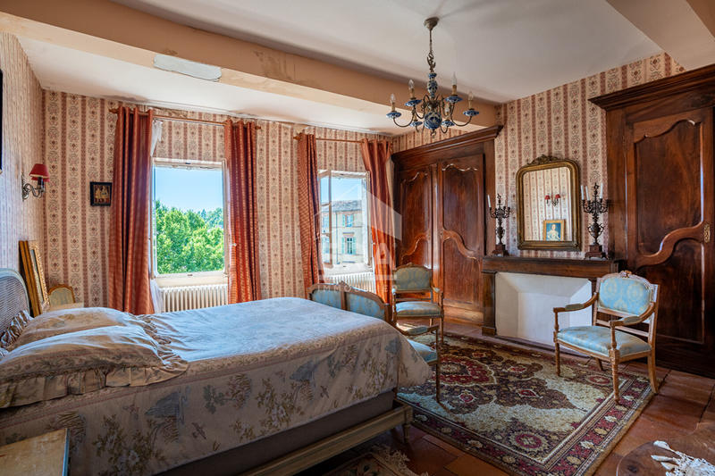 Demeure - 438 m² - 13 pièces