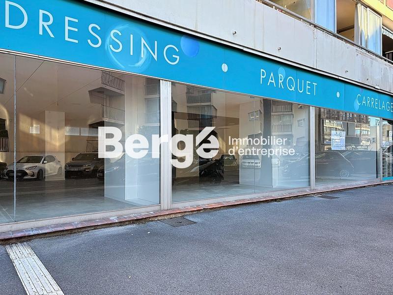 Local commercial - 394 m²