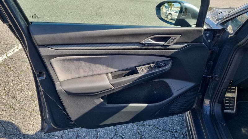 Volkswagen Golf VIII 1.5 e-Tsi 150 Dsg7 R-Line