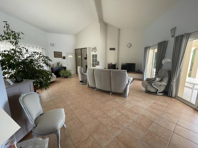 Villa - 180 m² - 6 pièces