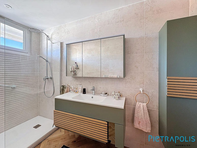 Appartement - 100 m² - 3 pièces