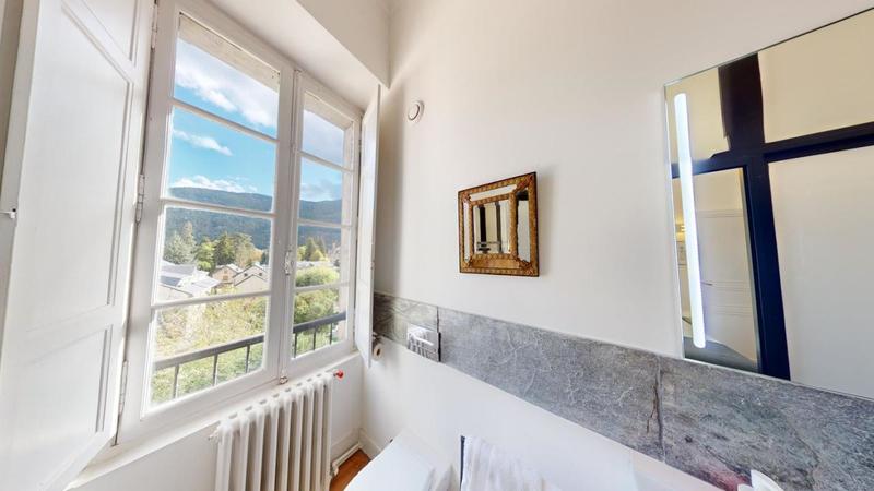 Appartement - 98 m² - 4 pièces