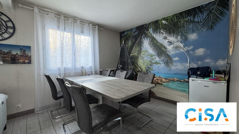 Maison - 90 m² - 5 pièces