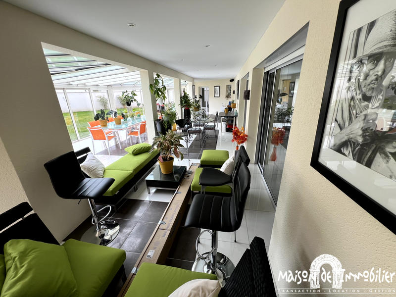 Maison - 321 m² - 10 pièces