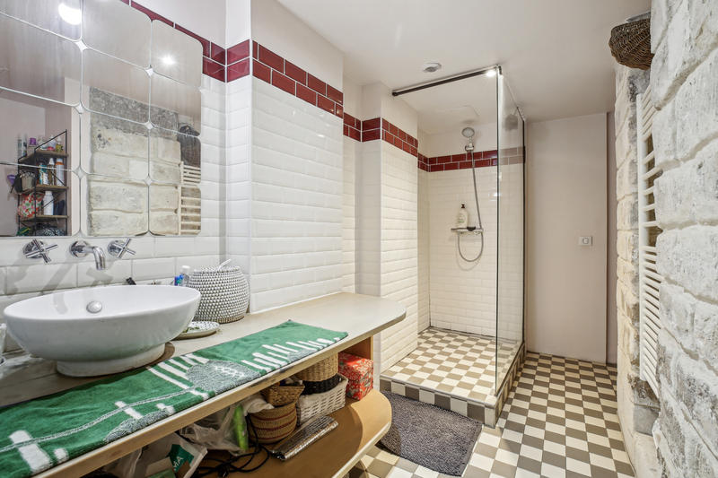 Appartement - 96 m² - 6 pièces