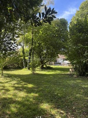 Demeure - 250 m² - 7 pièces