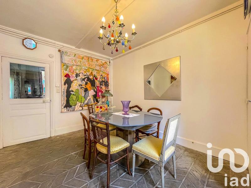 Maison - 260 m² - 10 pièces