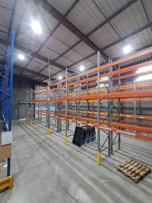 Entrepôt - 1 200 m²