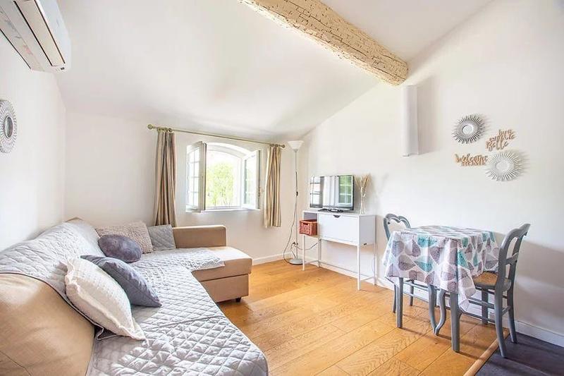 Appartement - 191 m² - 8 pièces