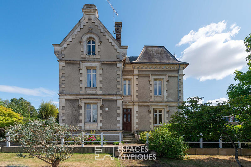 Maison - 213 m² - 8 pièces