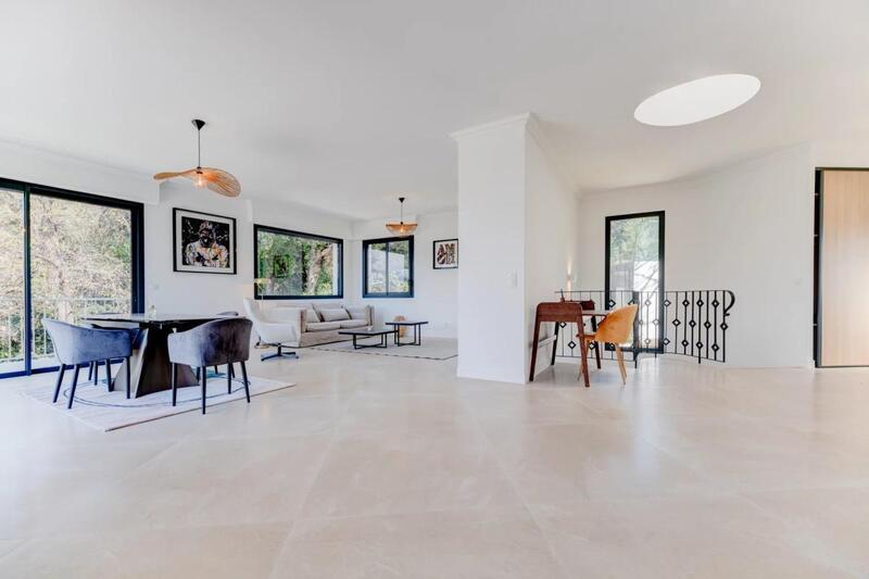 Maison - 212 m² - 7 pièces