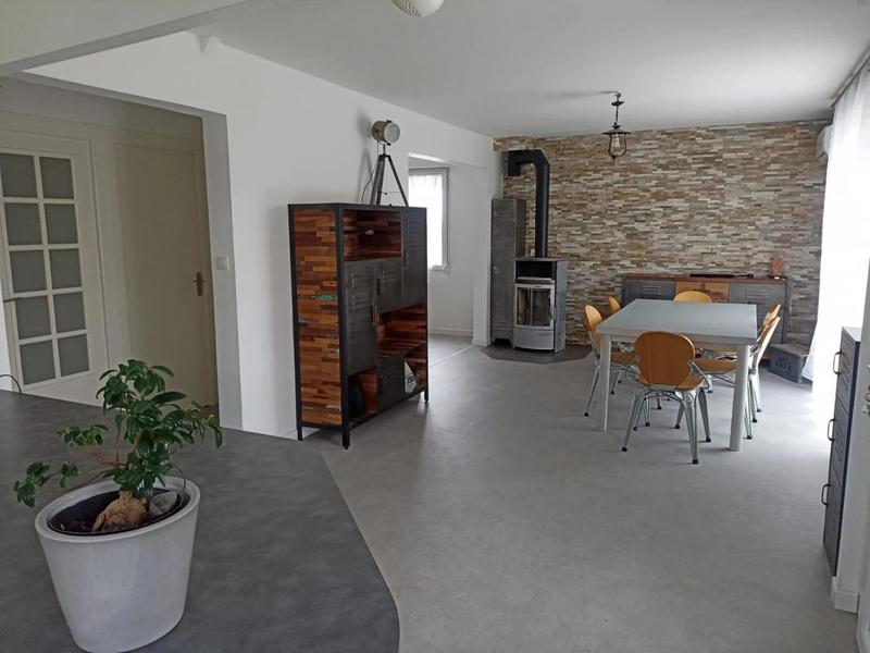 Maison - 1 671 m² - 5 pièces