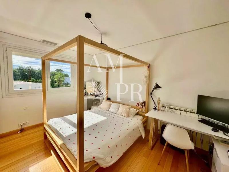 Maison - 181 m² - 7 pièces