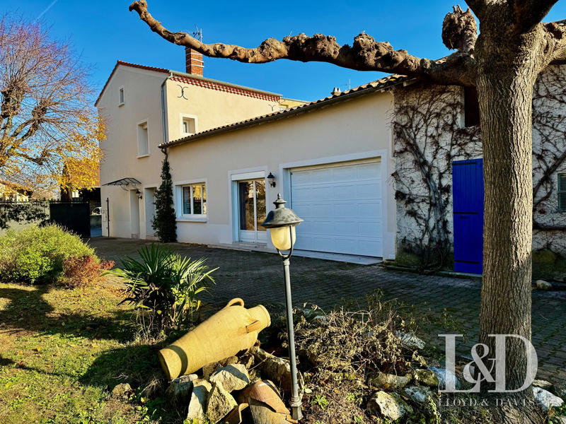 Maison ancienne - 205 m² - 7 pièces