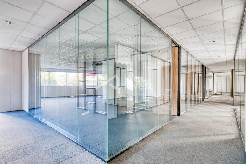 Bureau - 600 m²