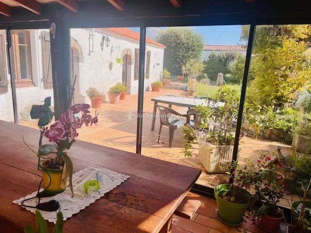 Maison - 168 m² - 8 pièces