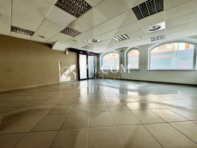 Local commercial - 204 m²