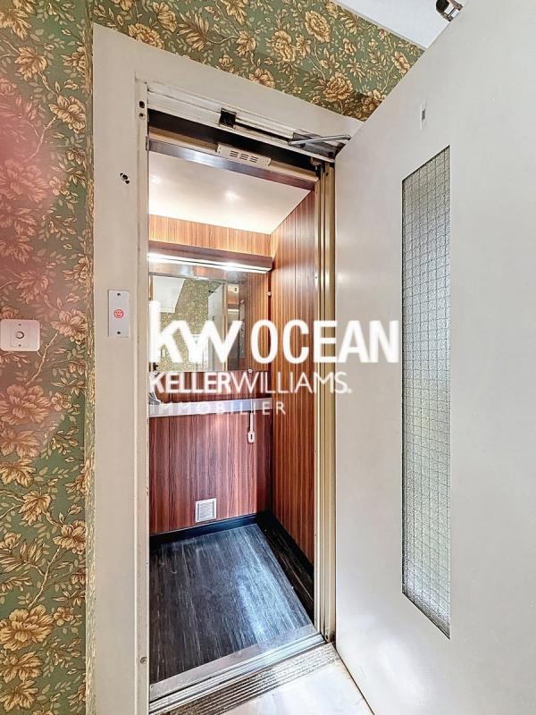 Maison - 213 m² - 8 pièces