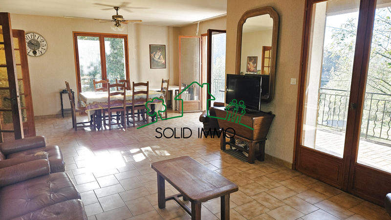 Maison - 196 m² - 8 pièces