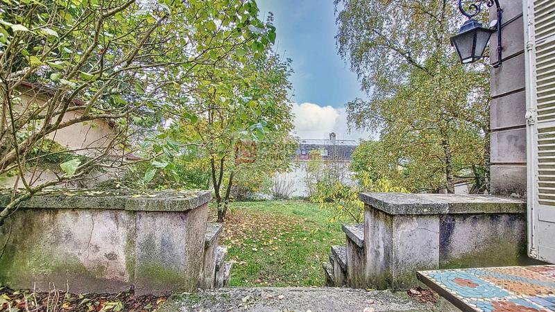 Appartement - 127 m² - 6 pièces