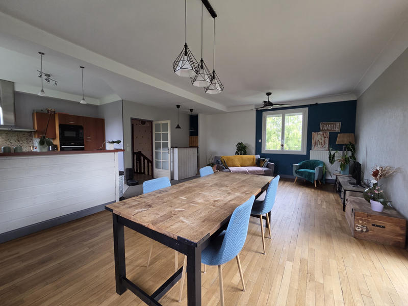 Maison - 163 m² - 8 pièces