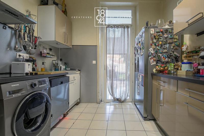 Immeuble - 136 m² - 6 pièces