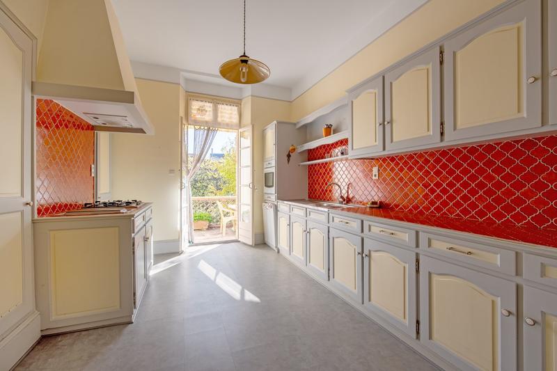 Maison bourgeoise - 385 m² - 12 pièces