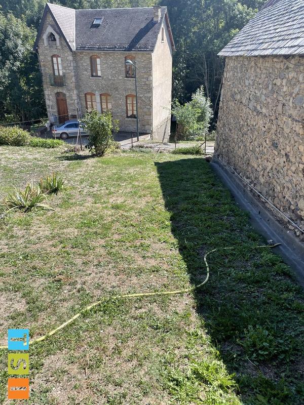 Grange - 210 m² - 2 pièces