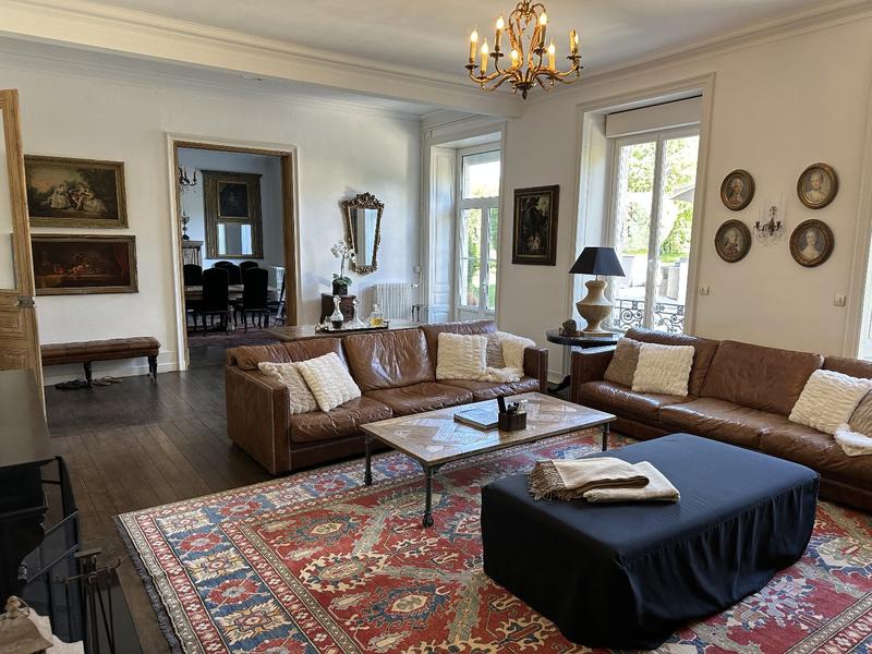 Château - 406 m² - 11 pièces