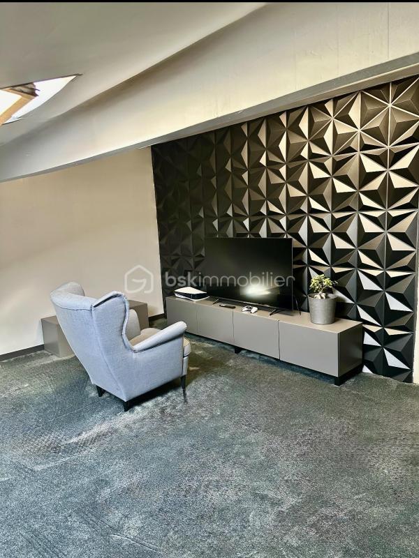 Appartement - 210 m² - 9 pièces