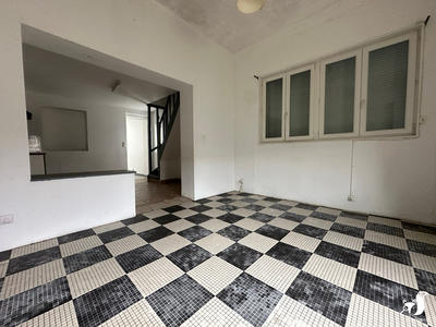 Maison - 225 m² - 8 pièces