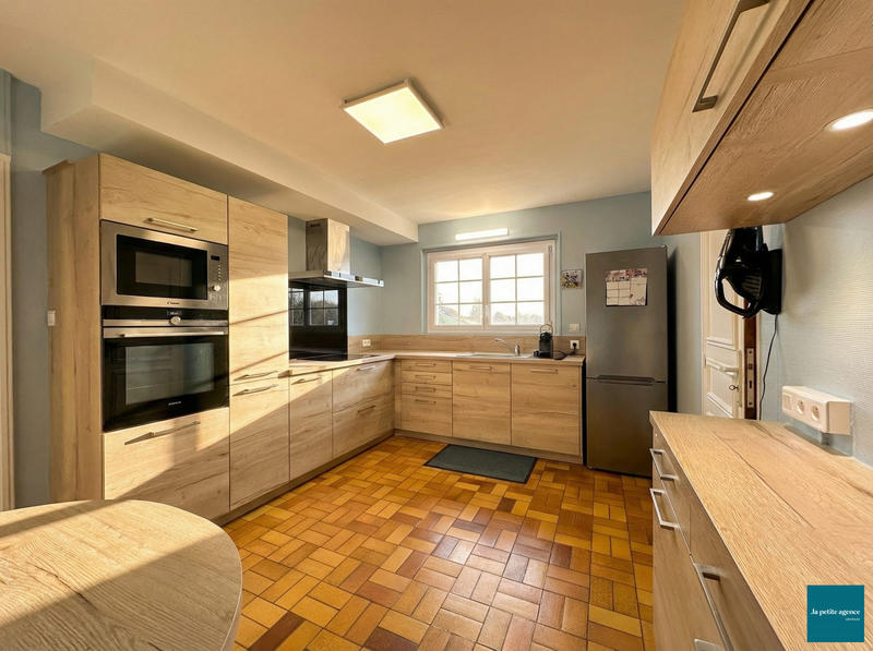 Maison - 148 m² - 8 pièces