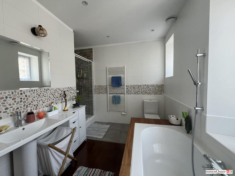 Maison - 200 m² - 6 pièces