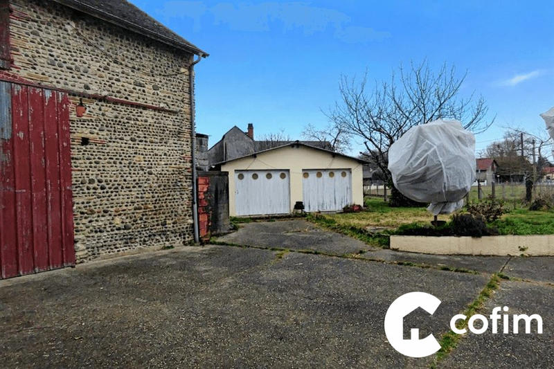 Maison - 242 m² - 9 pièces