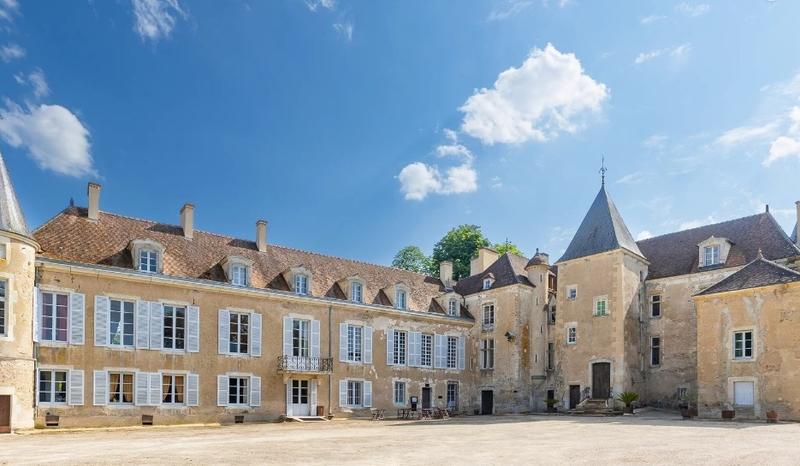 Manoir - 1 500 m² - 35 pièces