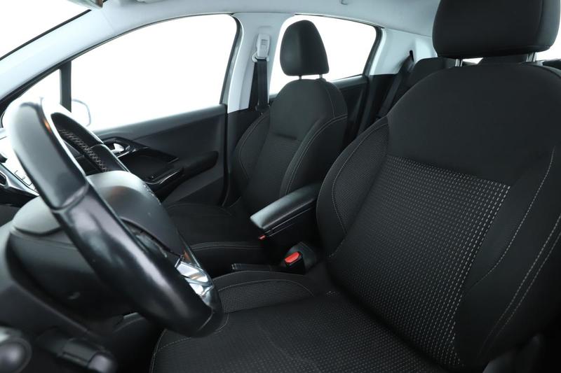 Peugeot 208 1.2 PureTech Allure 5p 110 ch