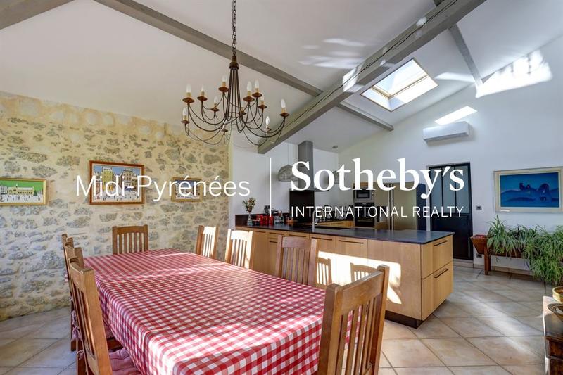 Maison - 296 m² - 7 pièces