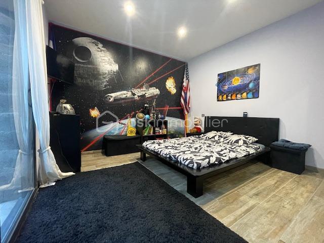 Maison - 257 m² - 9 pièces