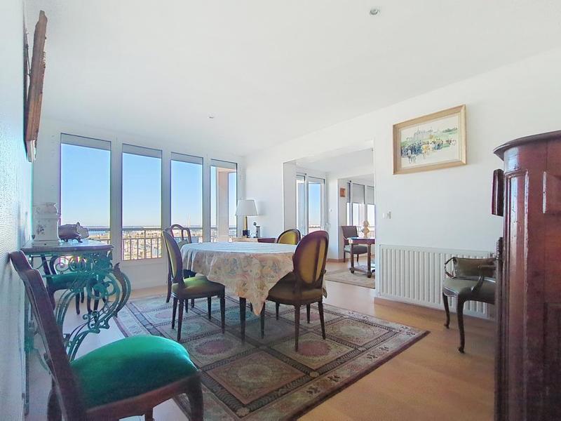 Appartement - 121 m² - 6 pièces