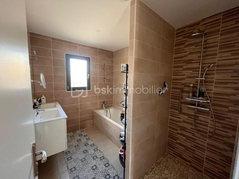 Maison - 97 m² - 4 pièces